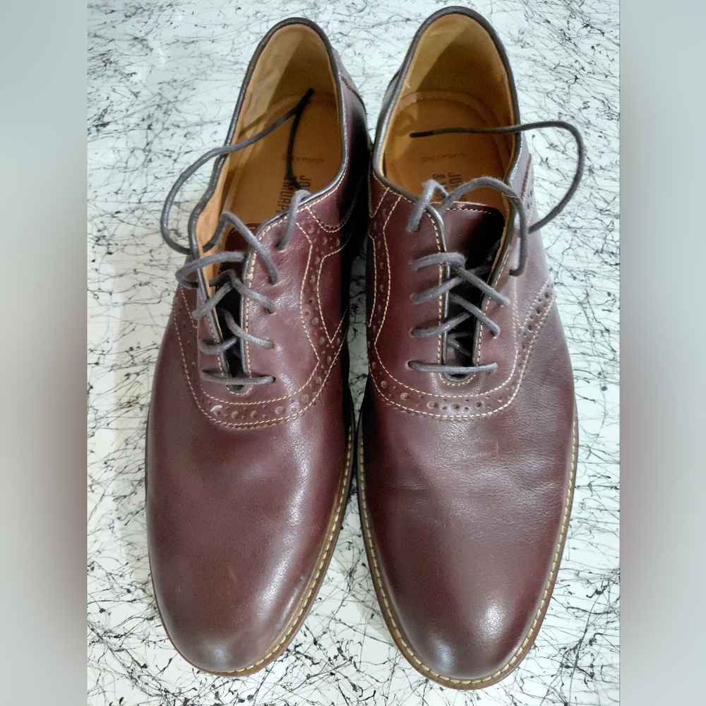 Johnston & Murphy Men’s Oxford Style Shoes. J.M. Warner LU 9D A dark brown color
